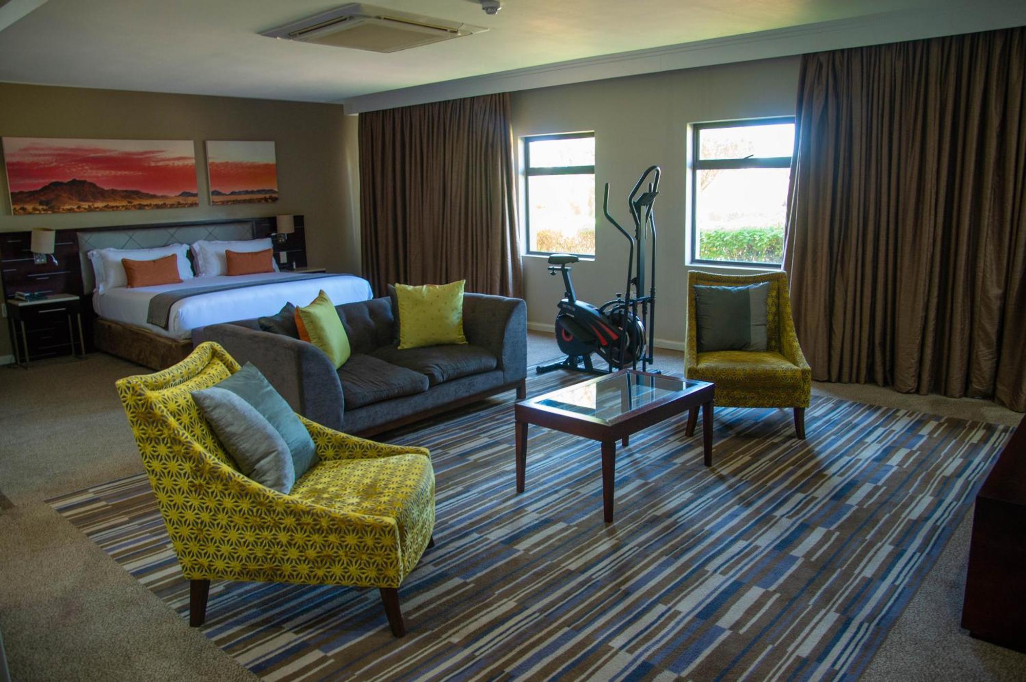 Cresta Mahalapye Hotel Экстерьер фото