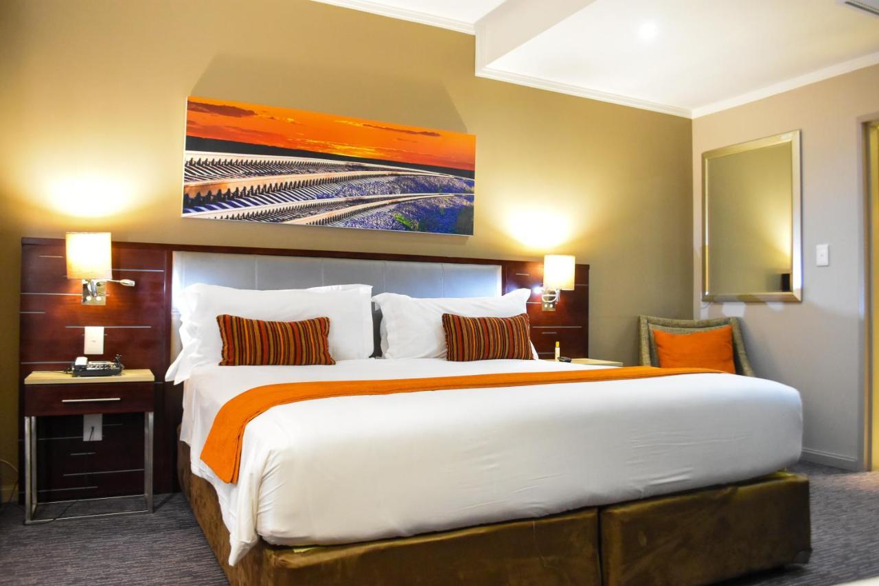 Cresta Mahalapye Hotel Экстерьер фото